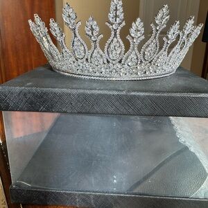 Elegant Silver Crystal Tiara